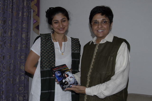 Aradhika Sharma and Dr Kiran Bedi interacting over tea