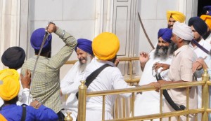 Members of SGPC task force and activists of SAD (Amritsar) and other radical Sikh outfits clashing with each other at the Akal Takht in Amritsar on June 6, 2014. Pphoto by Vishal Kumar